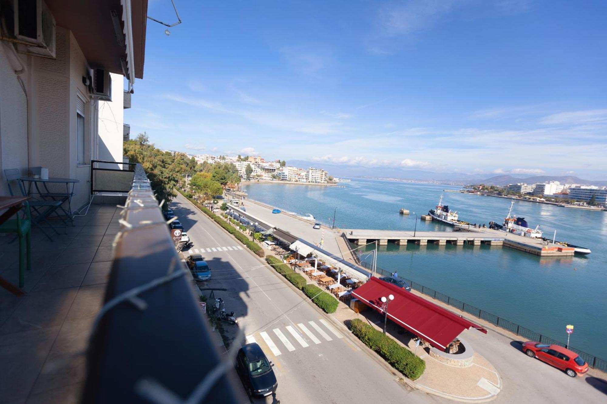 Debbie'S Διαμέρισμα Δίπλα Στο Νερό ! Chalkís エクステリア 写真